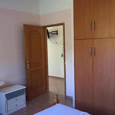 Aparthotel Hill Apartaments Qeparo
