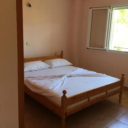 Hill Apartaments Qeparo